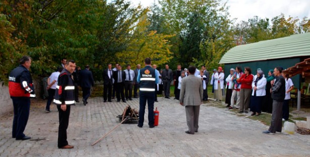 Gölhisar İtfaiyesinden Uygulamalı Eğitim