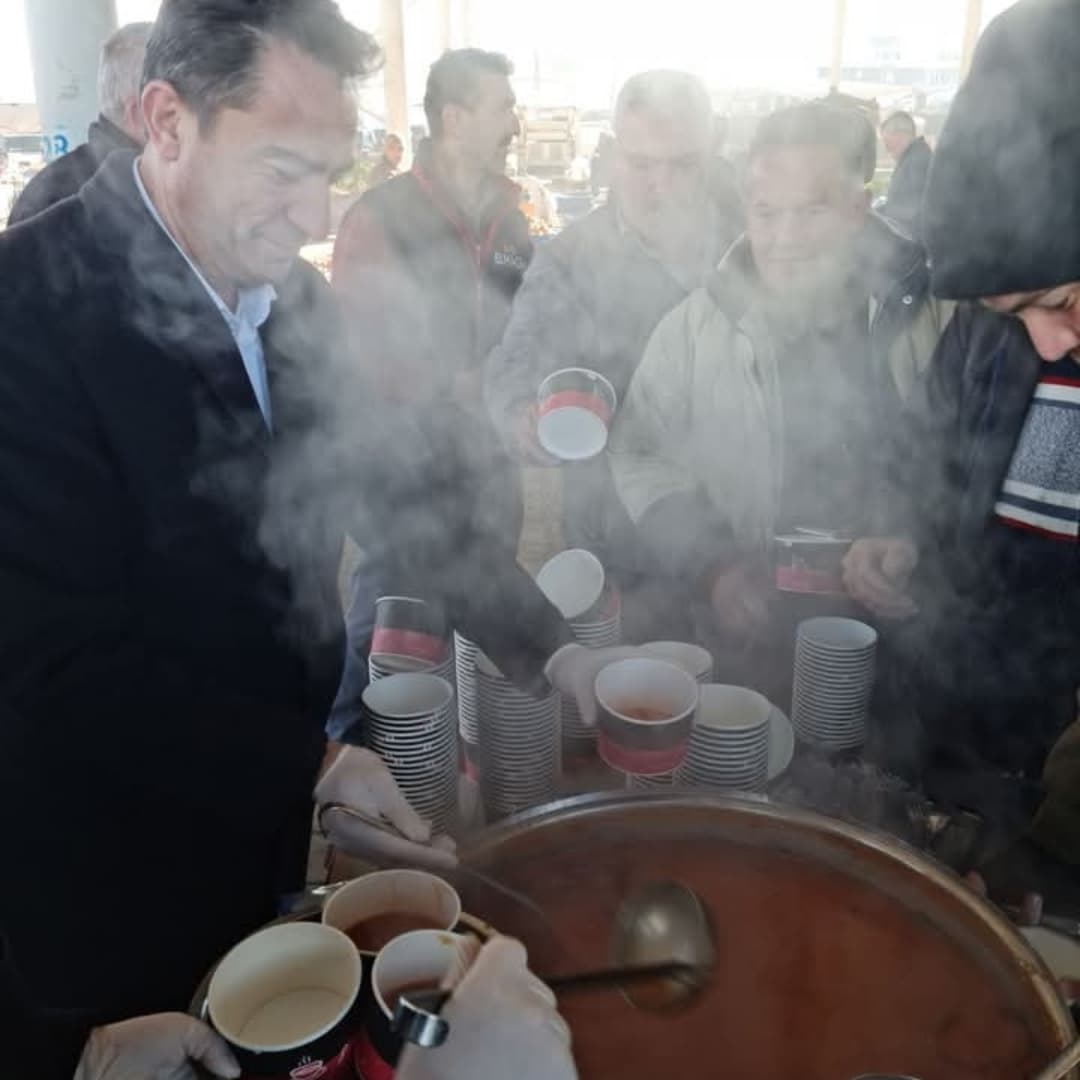 Başkan Kurd’dan Vatandaşlara Sıcak Çorba İkramı