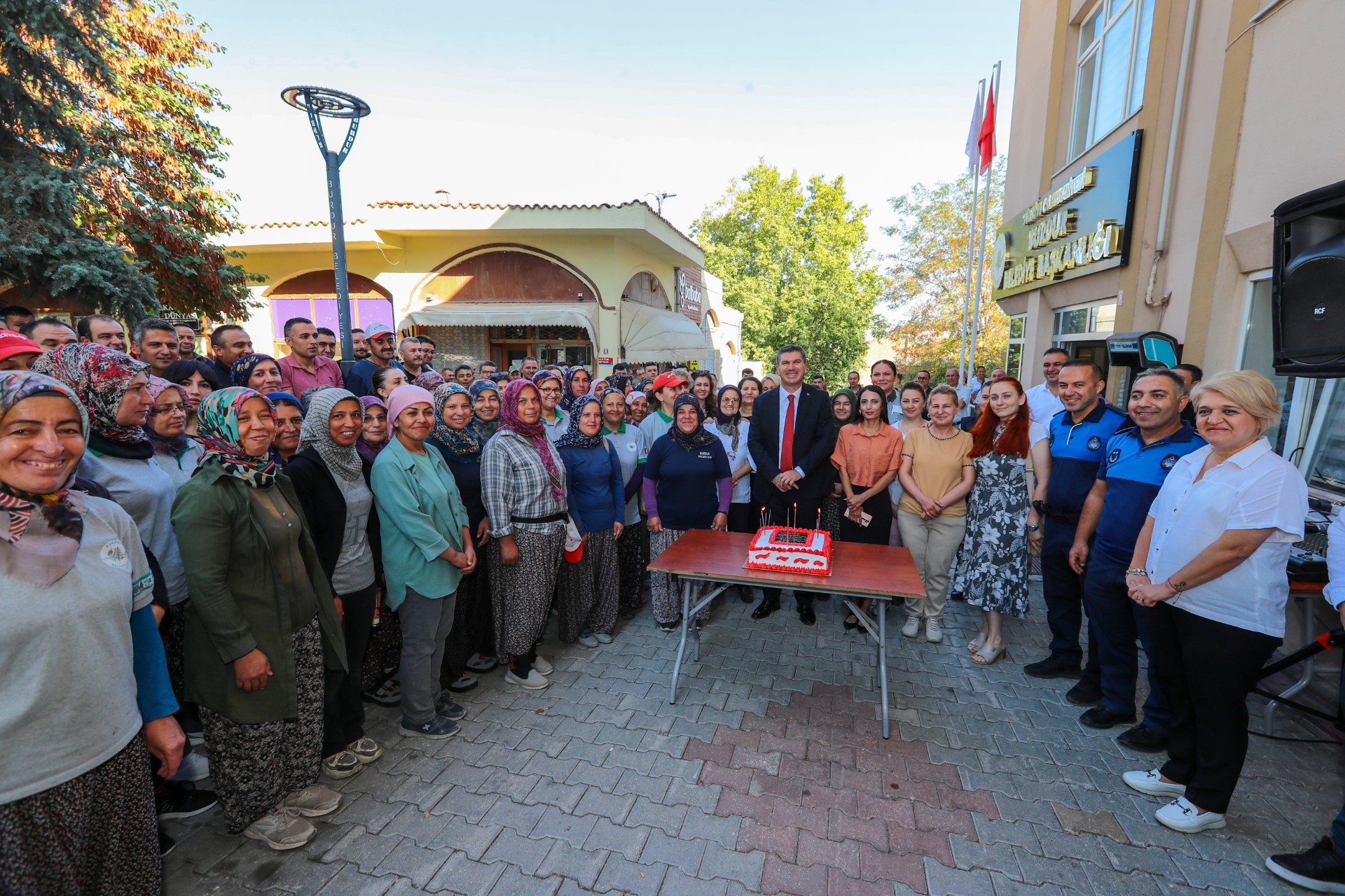 Başkan Ercengiz’e Sürpriz Kutlama!