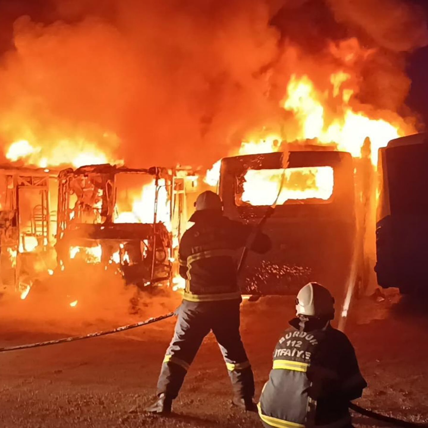 Burdur’da Halk Otobüsleri Parkında Yangın