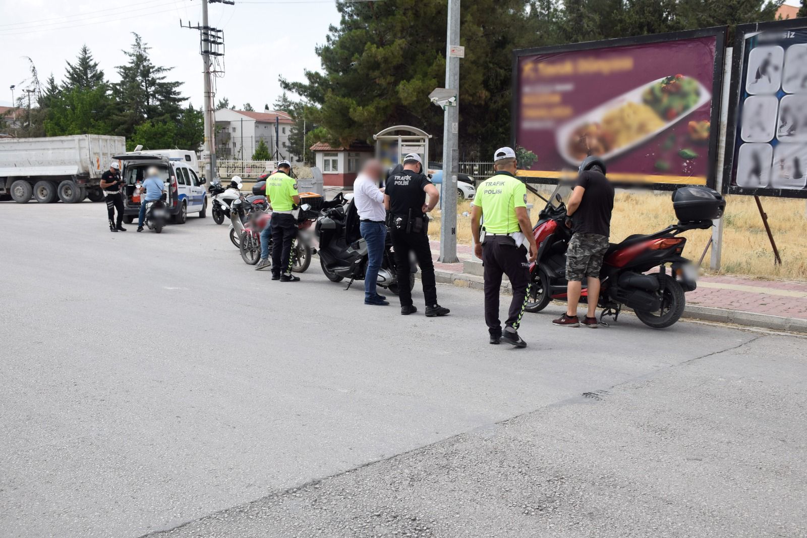 Burdur Emniyeti’nden Büyük Trafik Denetimi: 46 Araca Ceza Kesildi, 16 Araç Trafikten Men Edildi!